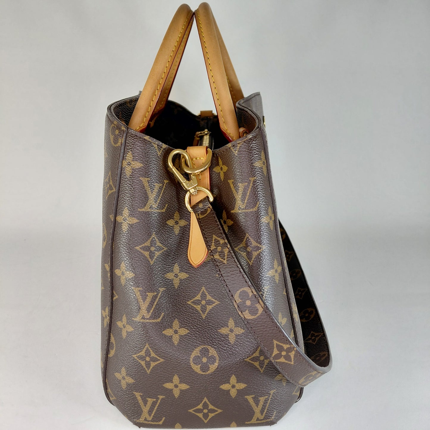 Montaigne MM Louis Vuitton