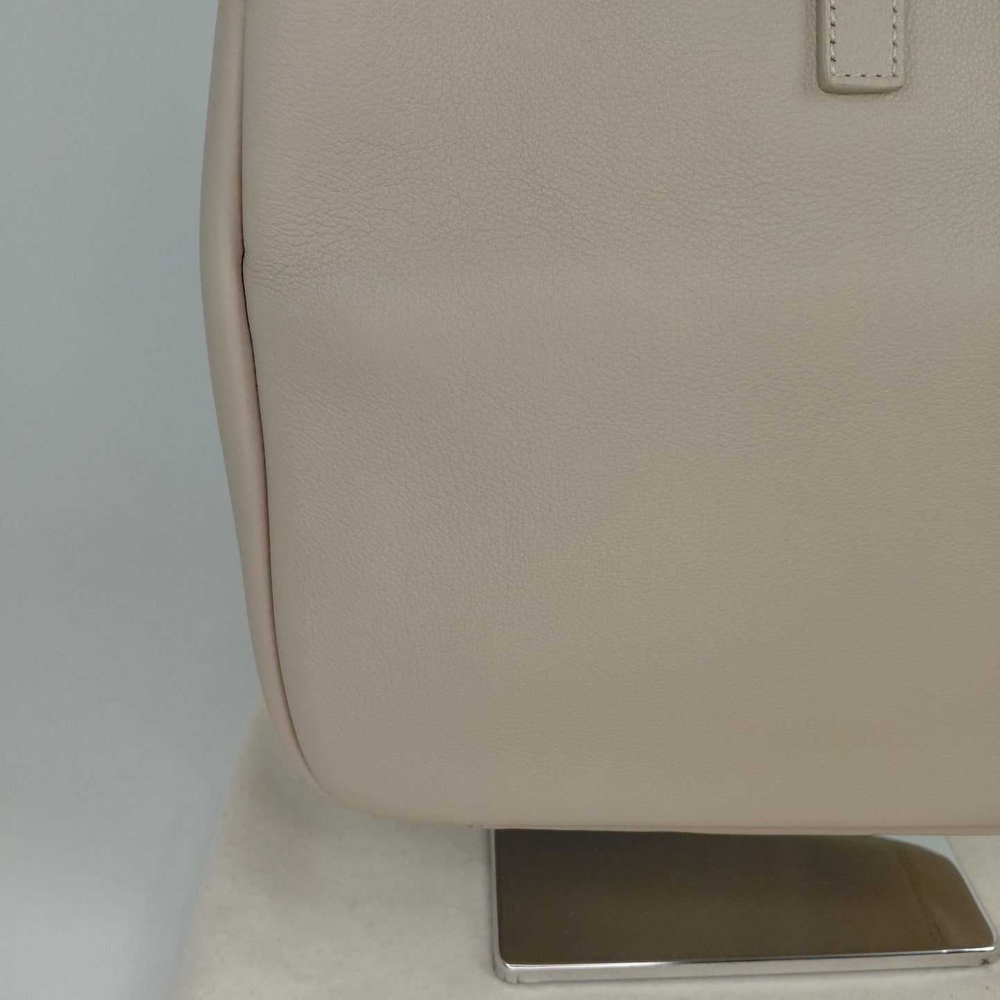 Le 5 a 7 Saint Laurent