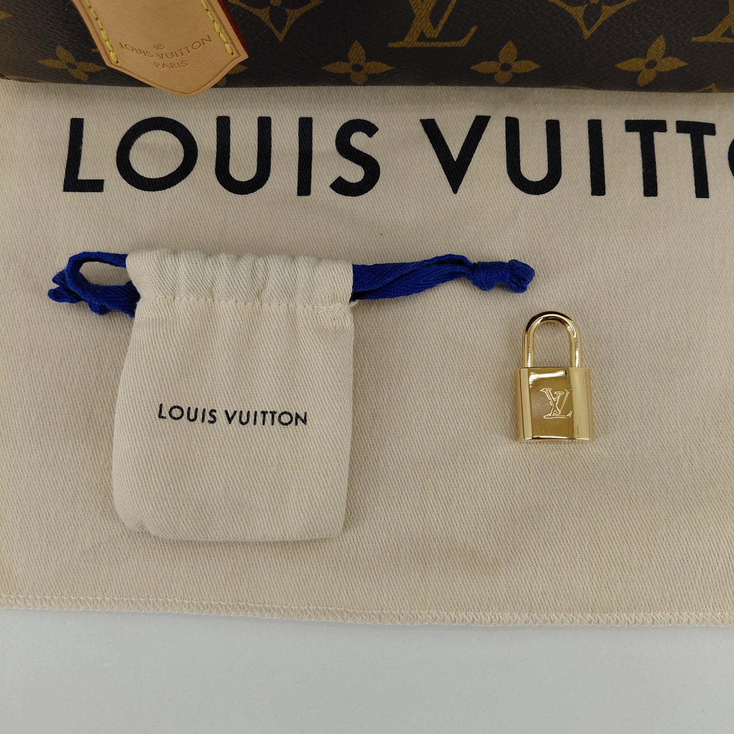 Montaigne BB Louis Vuitton