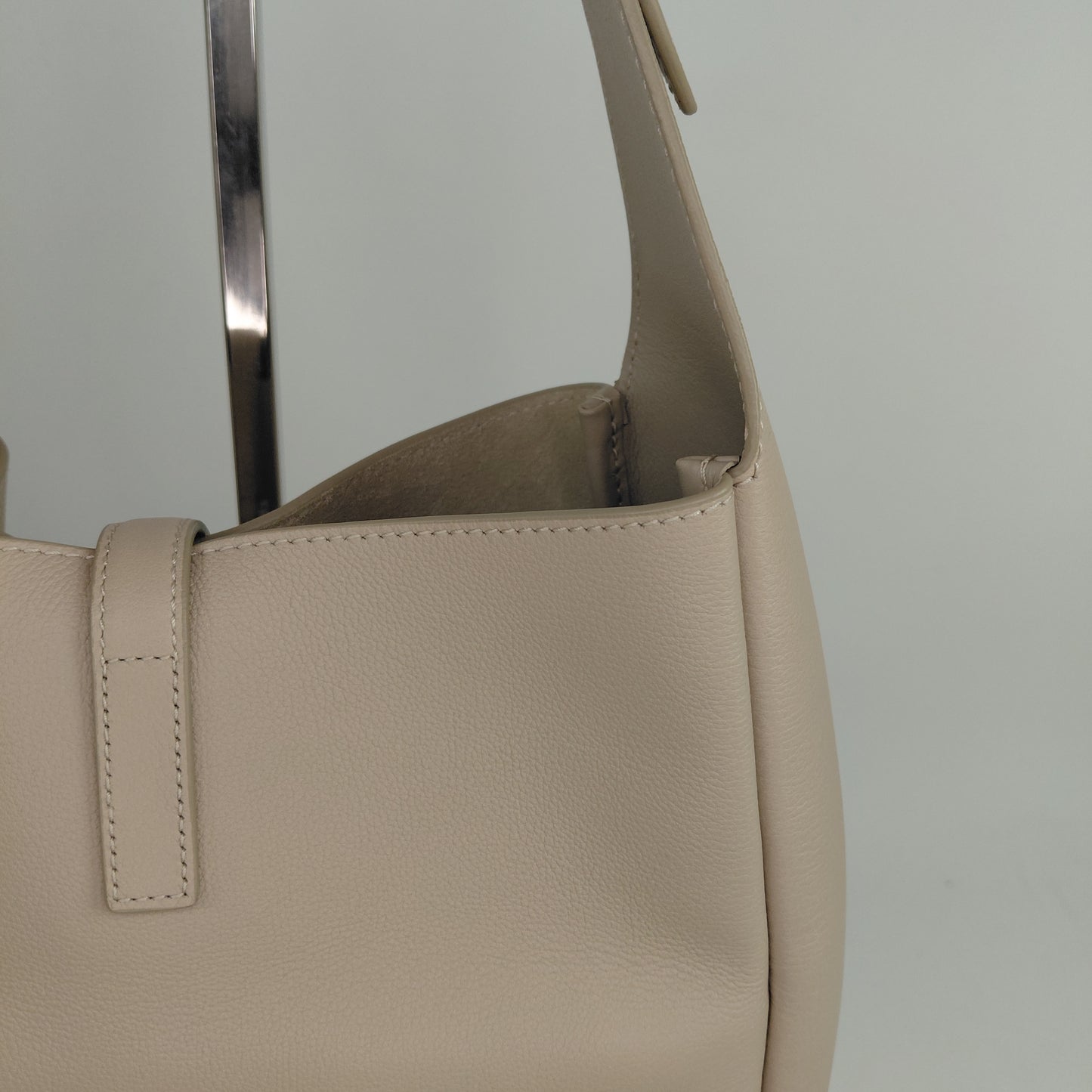Le 5 a 7 Saint Laurent