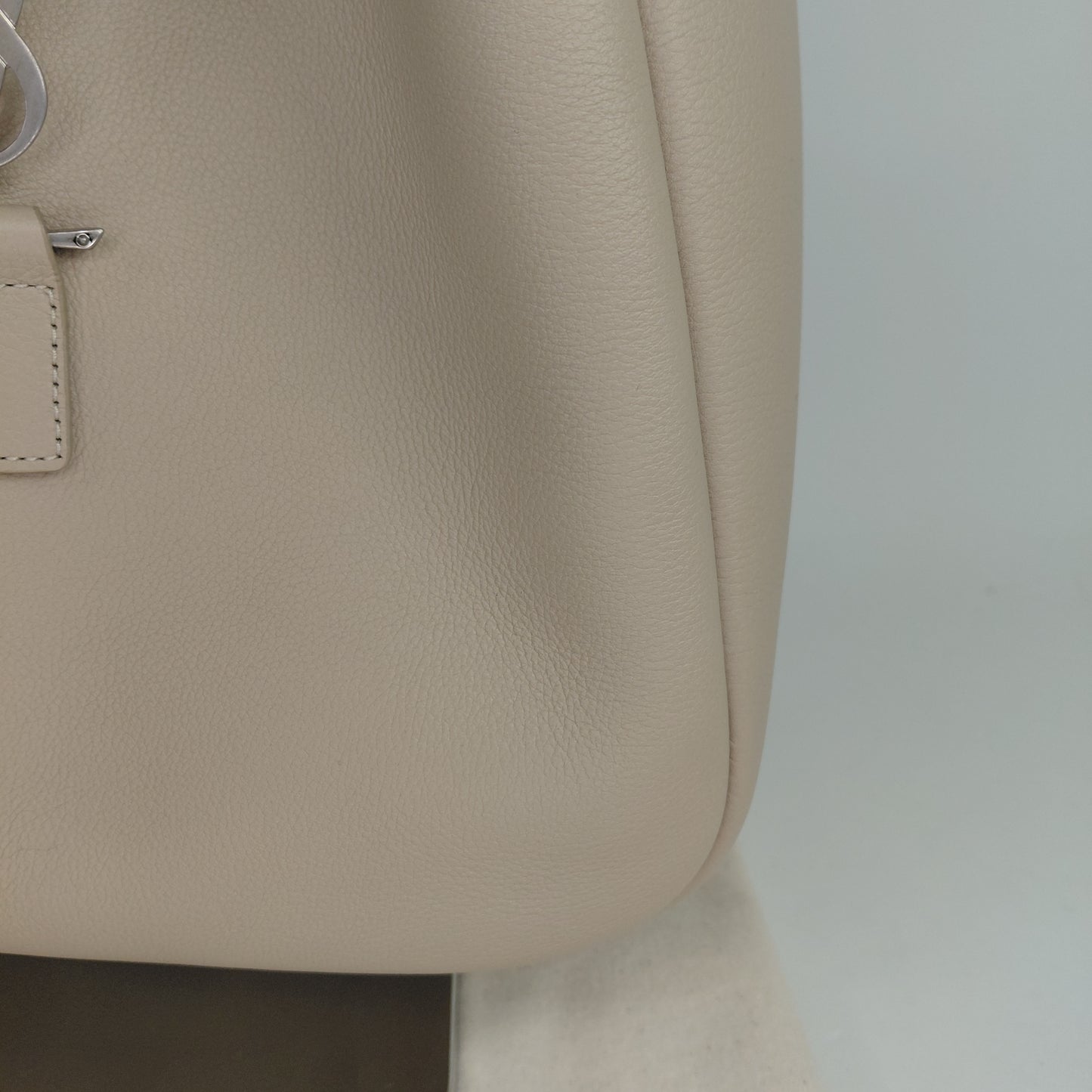 Le 5 a 7 Saint Laurent