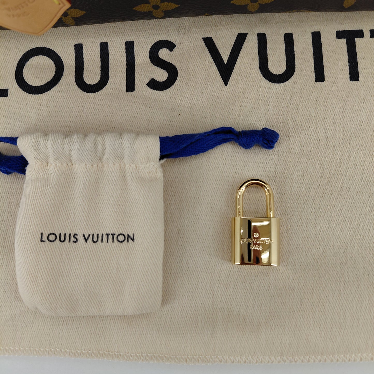 Montaigne BB Louis Vuitton