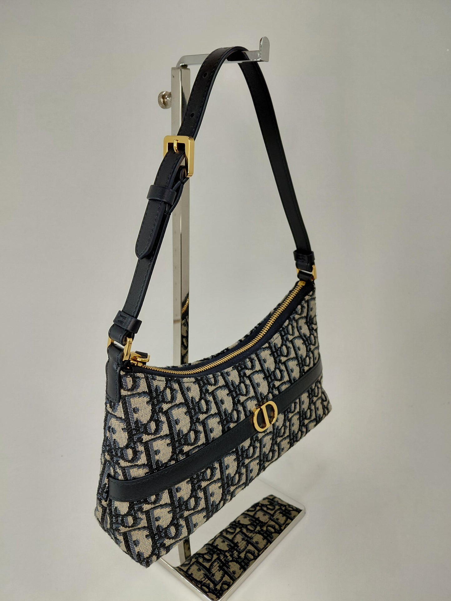 Hobo 30 Montaigne Dior