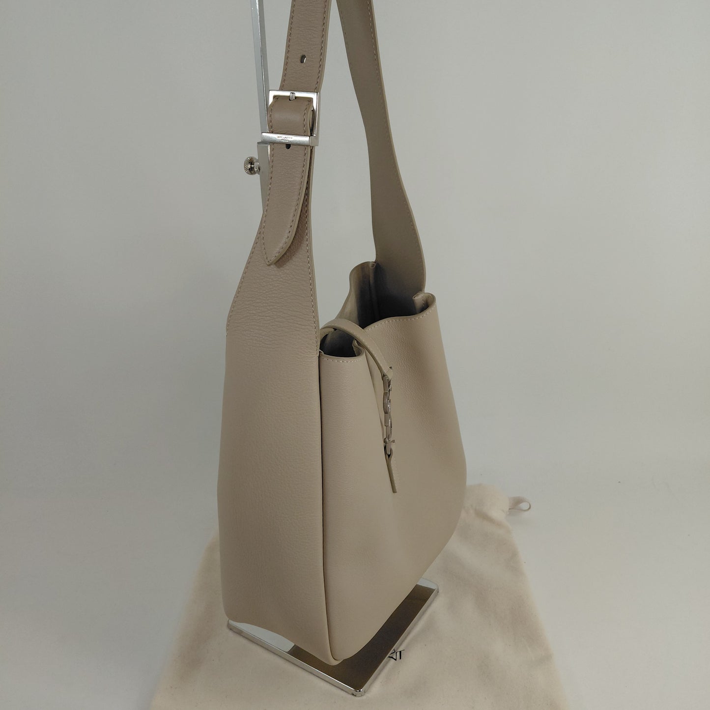 Le 5 a 7 Saint Laurent