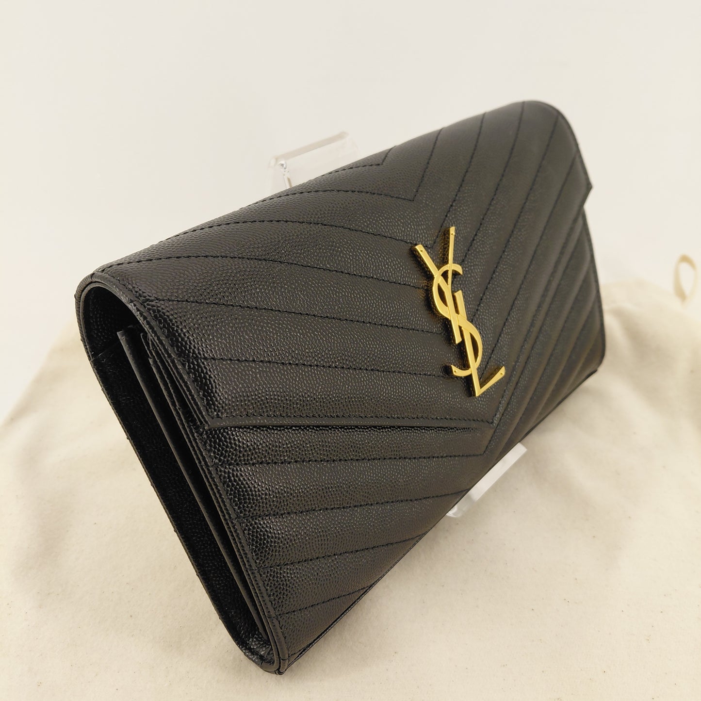 Cassandra Saint Laurent