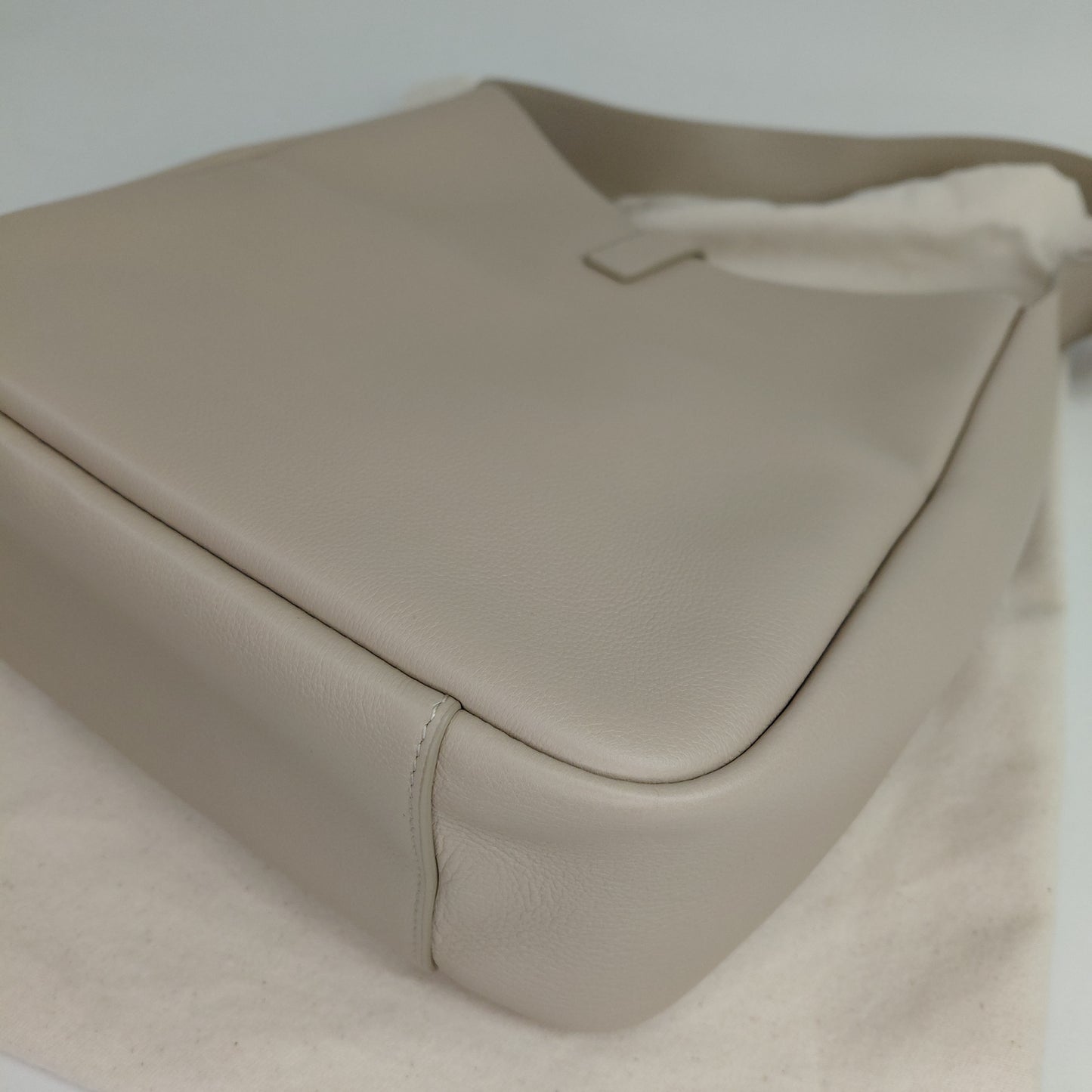 Le 5 a 7 Saint Laurent