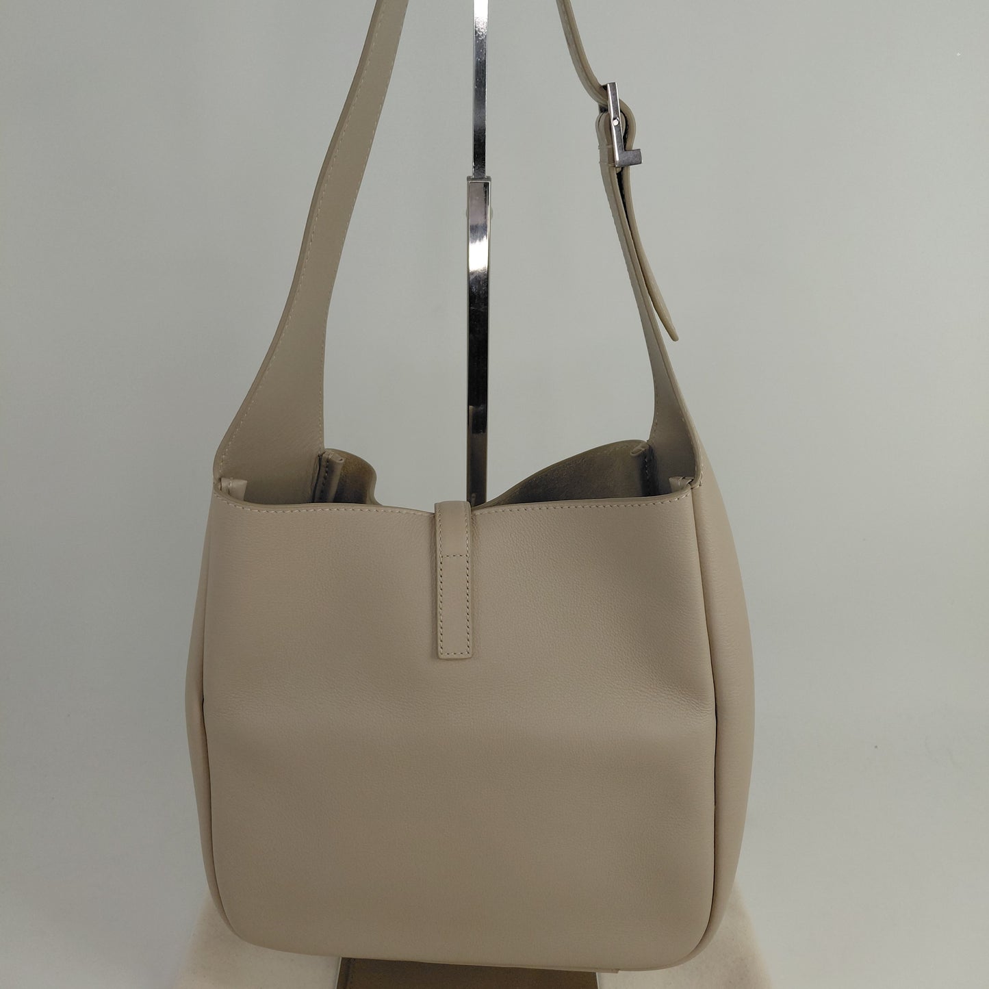 Le 5 a 7 Saint Laurent