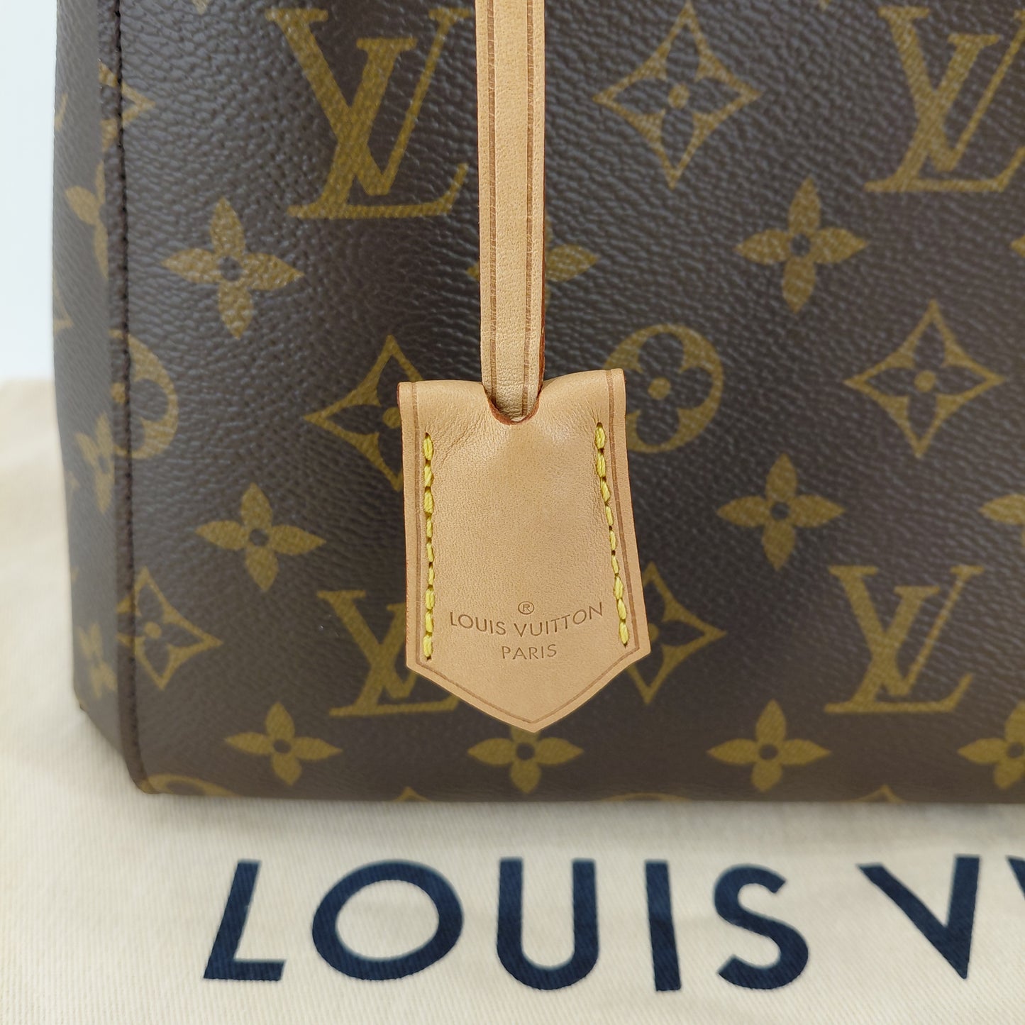 Montaigne BB Louis Vuitton